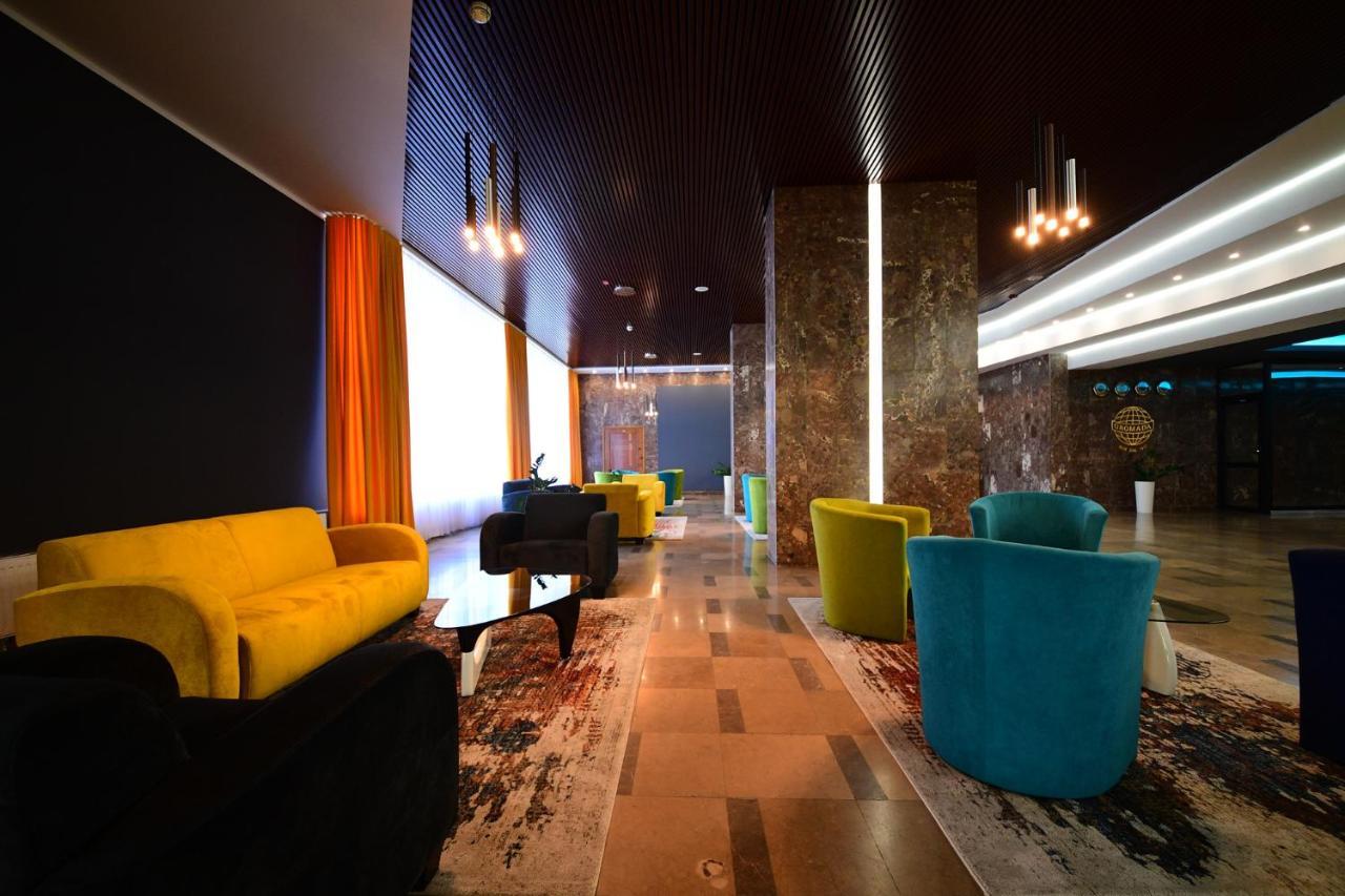Hotel Gromada Pila Exterior photo