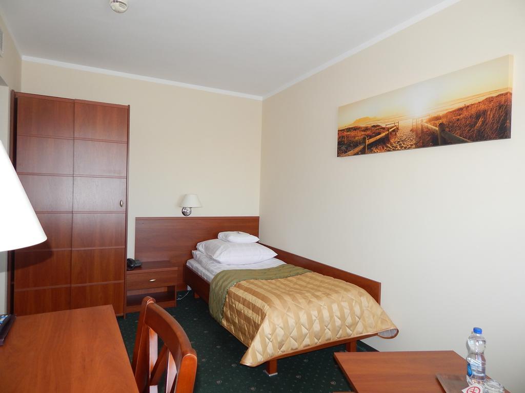 Hotel Gromada Pila Room photo