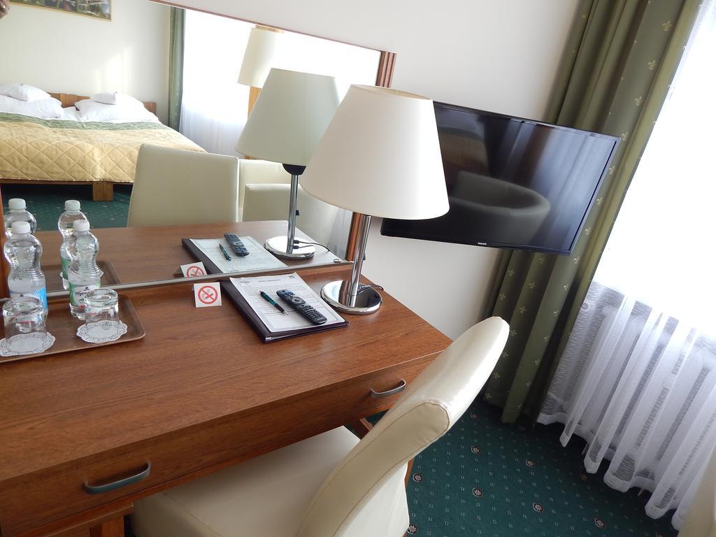 Hotel Gromada Pila Room photo