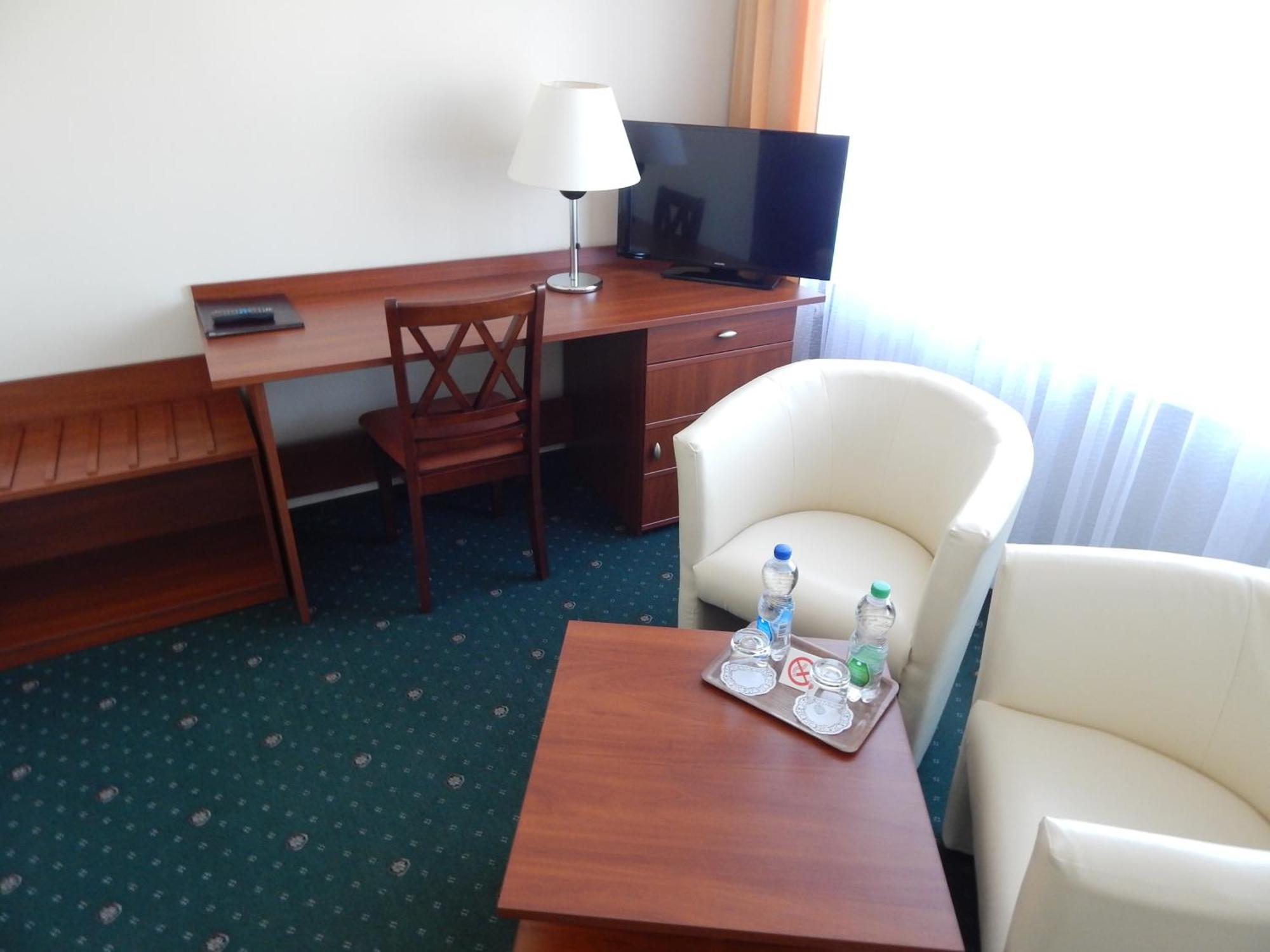 Hotel Gromada Pila Room photo